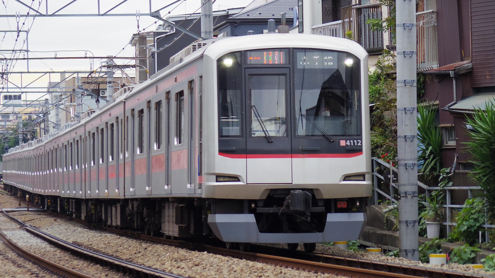 東急5050系qシート車アンテナ増設使用全車両純正室内灯付き！ Nゲージ】 KATO 東急5050系4000番台Qシート車を室内灯取付