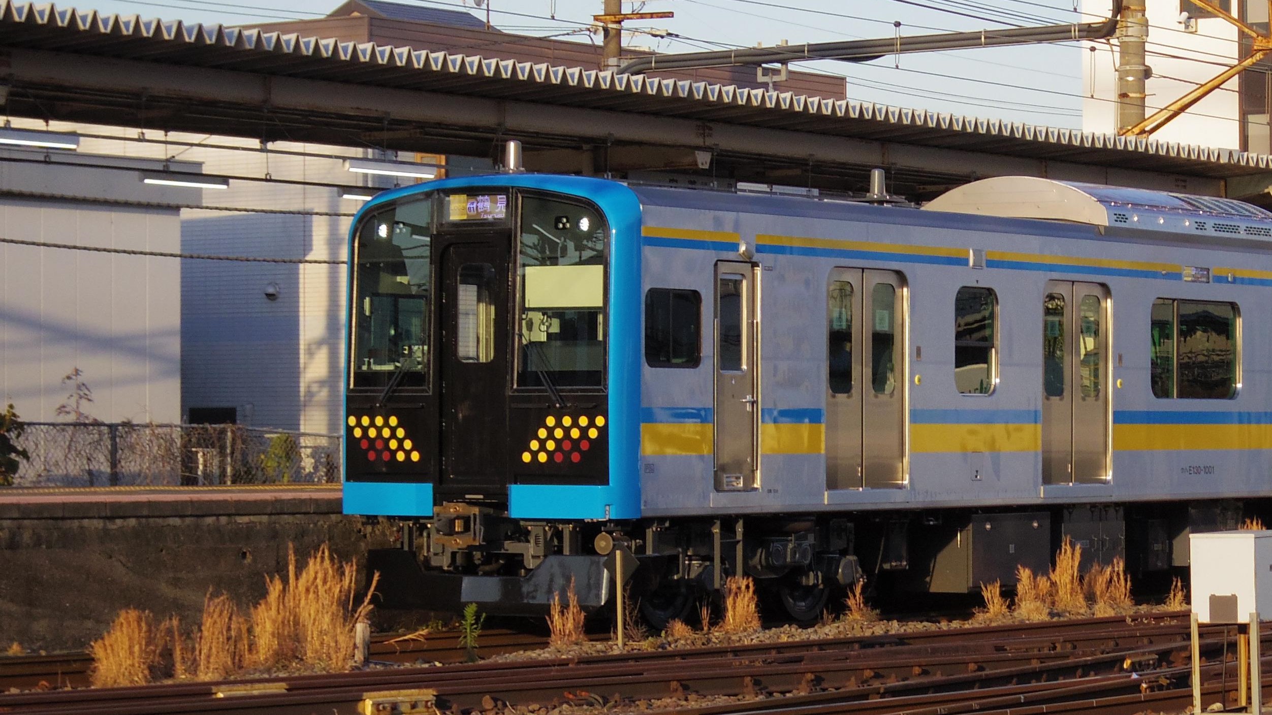 クリスマスイブにデビュー！鶴見線新型車両・E131系1000番台